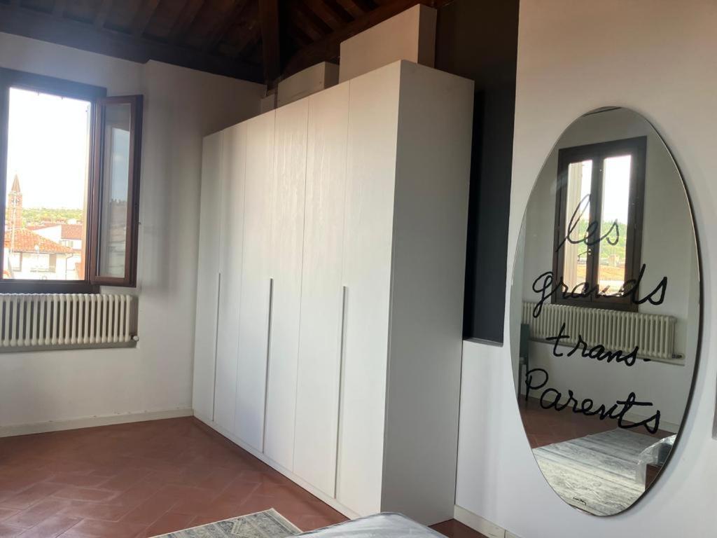Locazione Via Fama 7 Apartment เวโรนา ภายนอก รูปภาพ